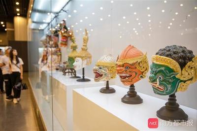 廣州圖書(shū)館呈現(xiàn)國(guó)際大師作品展 紙莎草畫(huà)與銀器的藝術(shù)對(duì)話